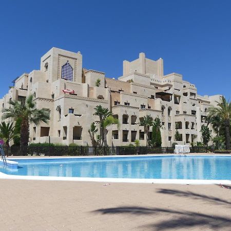 Jardines De Isla Canela, Planta Baja. Luaran gambar
