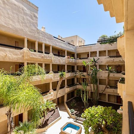 Jardines De Isla Canela, Planta Baja. Luaran gambar