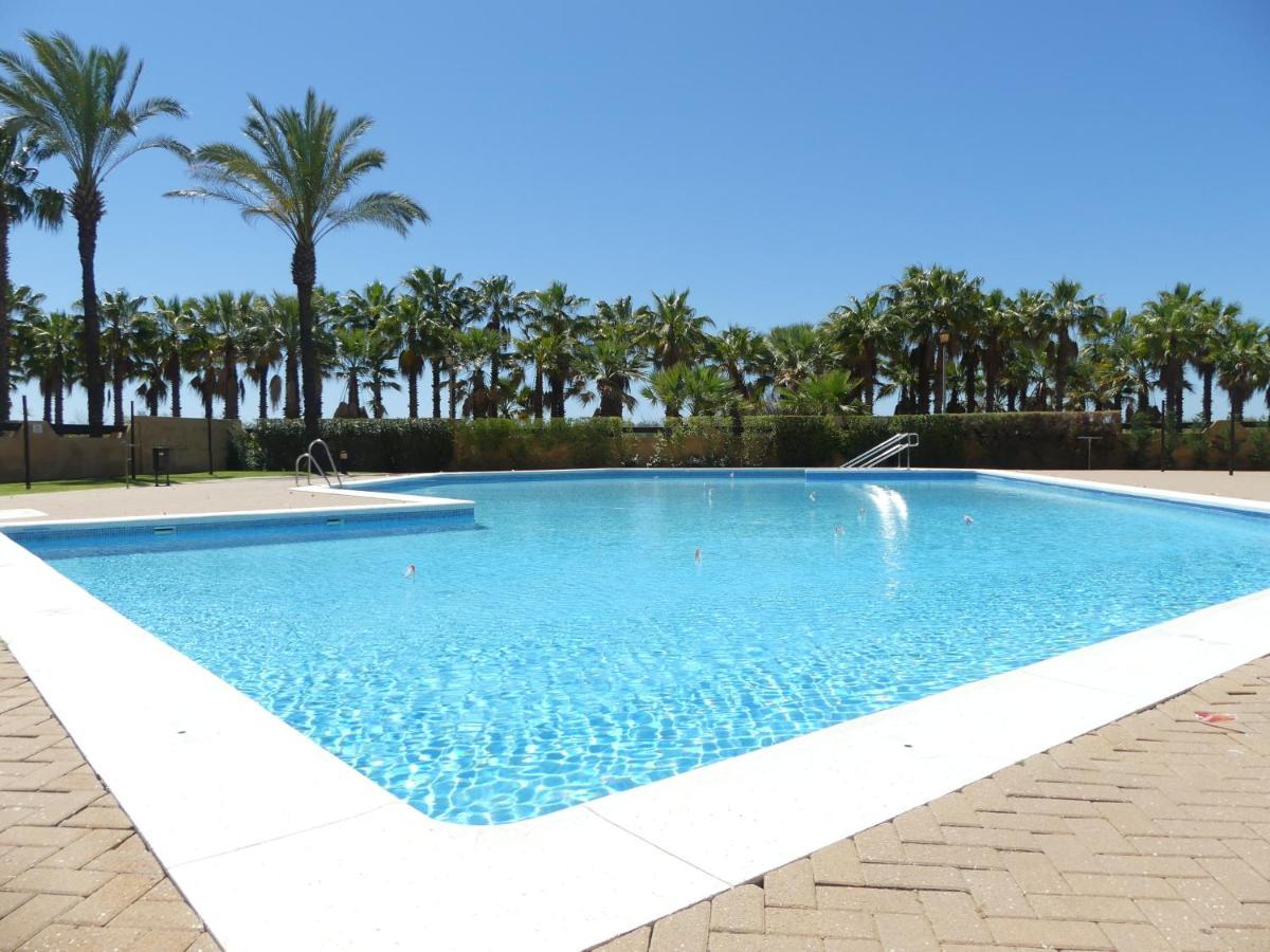 Jardines De Isla Canela, Planta Baja. Luaran gambar