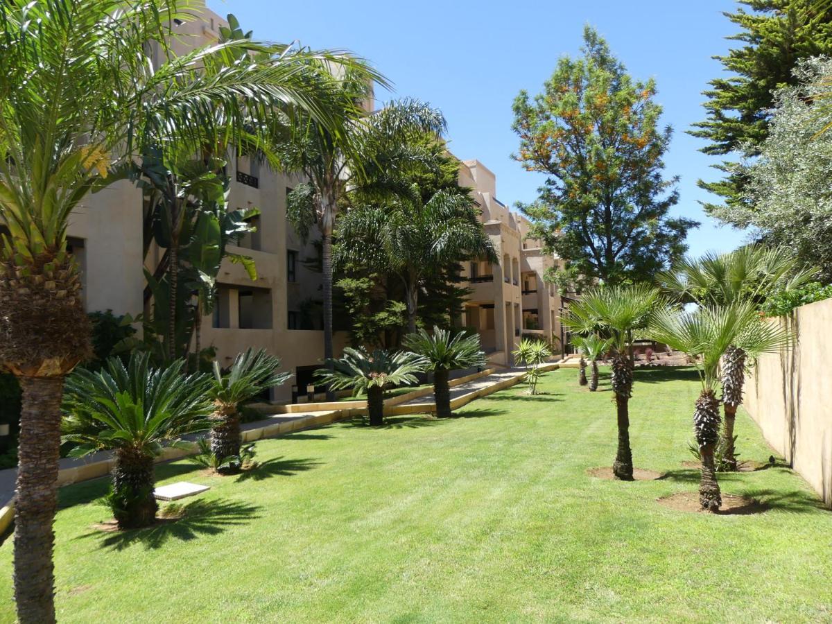 Jardines De Isla Canela, Planta Baja. Luaran gambar